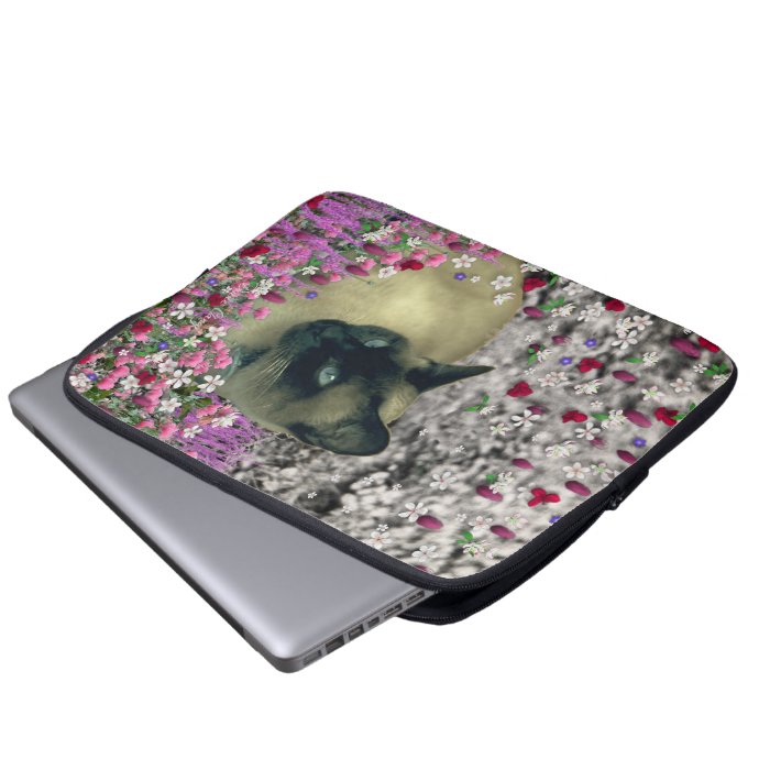 Stella in Flowers I – Chocolate Cream Siamese Cat Laptop Sleeves