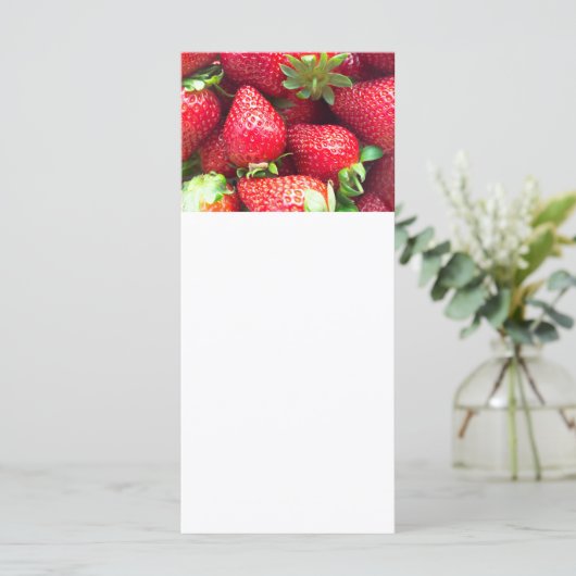 Strawberries background (Standing Front)