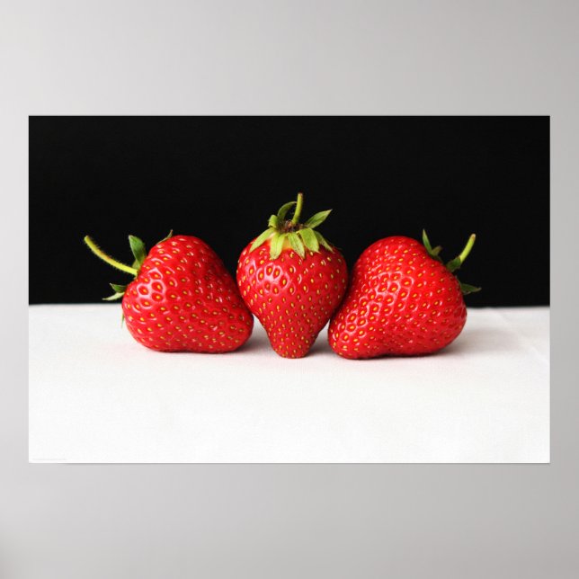 Strawberries On Black Over White wapcna Poster (Front)