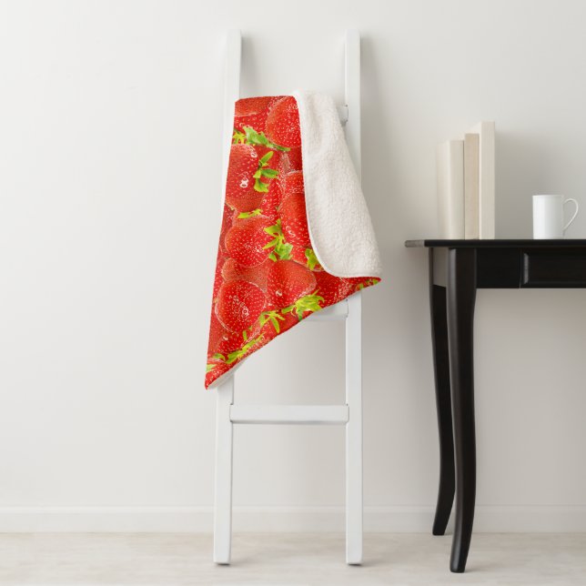 Strawberries Pattern Sherpa Blanket (In Situ)
