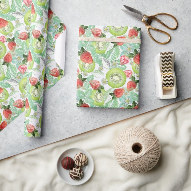 Strawberry and kiwi wrapping paper (Crafts)