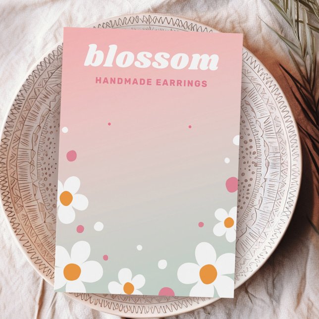 Strawberry blossom retro font pink earring card (Strawberry blossom retro font pink earring card)