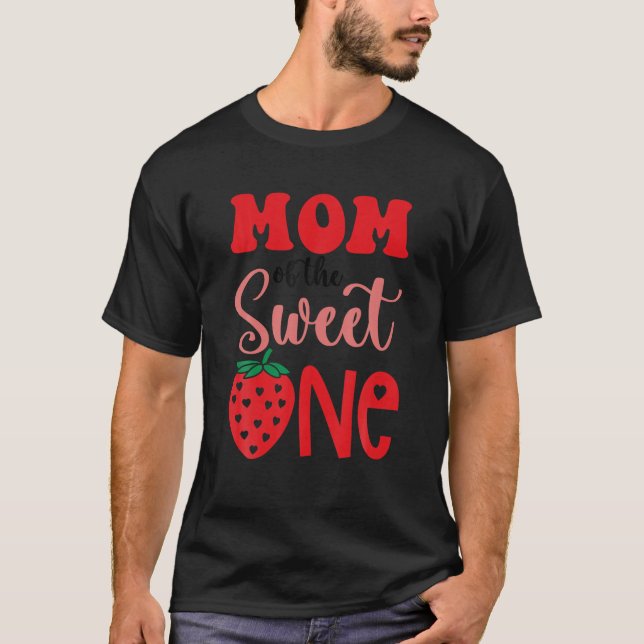 Strawberry First Birthday Matching Mom Dad Kids Sw T-Shirt (Front)