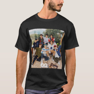 Stray Kids GQ SKZ kpop ot8 bang chan lee know chan T-Shirt