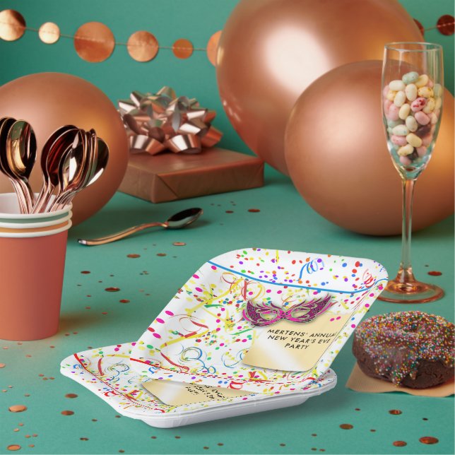 Streamers & Confetti New Year’s Eve Party Paper Plates (Multi)