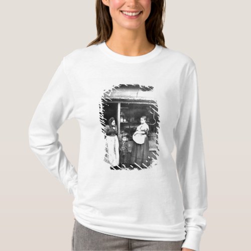 Street scene in Victorian London T_Shirt