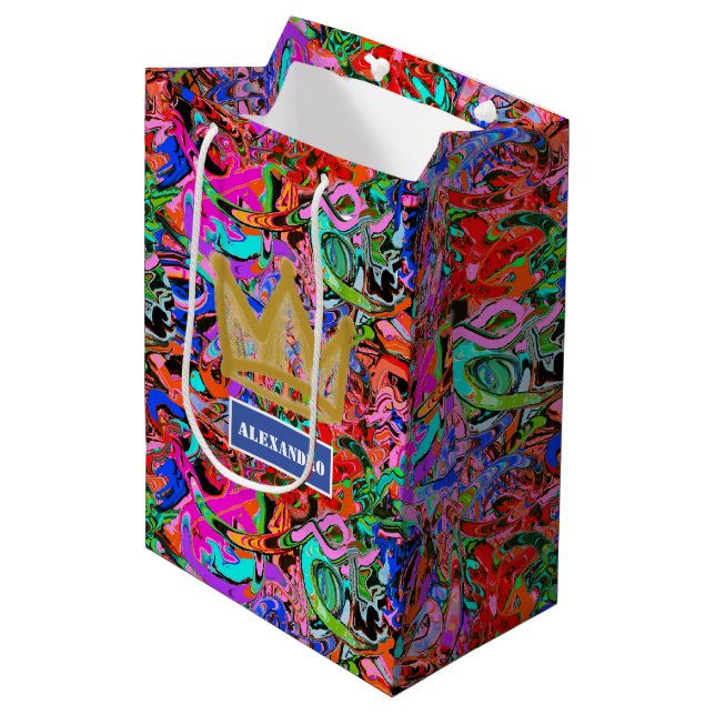 Street style graffiti with crown and name medium gift bag (Front Angled)