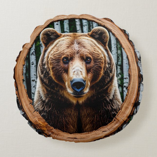 Striking bear portrait round pillow (Front)