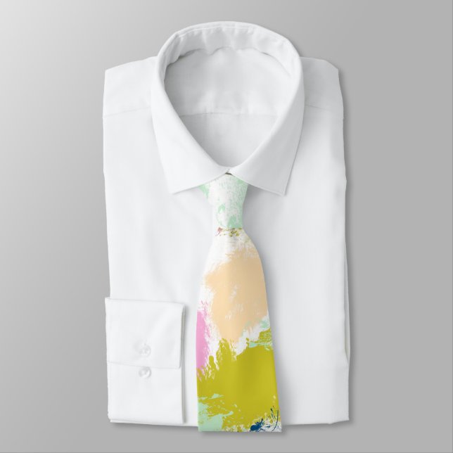 Strokes , paints neck tie (Tied)