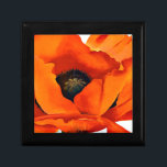 Stunning Georgia O'Keeffe Red Poppy Gift Box<br><div class="desc">Stunning Red Poppy (1927) by abstract botanical and landscape artist Georgia O'Keeffe. She lived and worked in New Mexico and New York. Enjoy.</div>