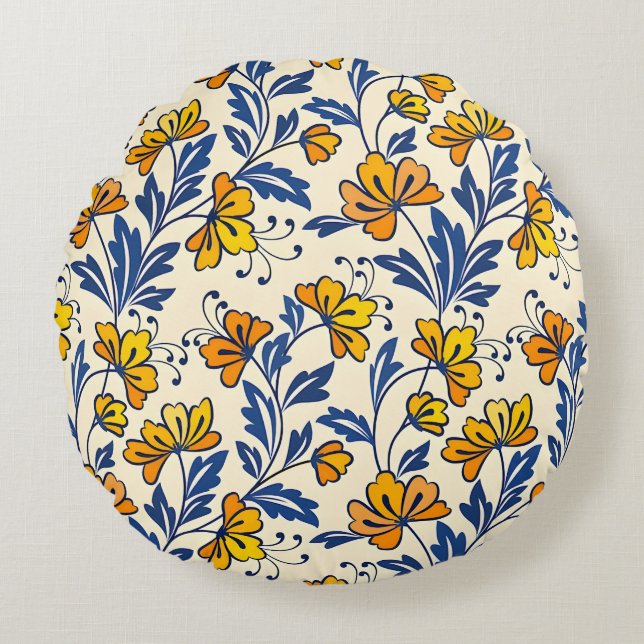 Stunning Seamless Pattern of Flowers and Leaves Round Pillow (Front)