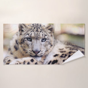 Stunning Snow Leopard Lying Down Bath Towel