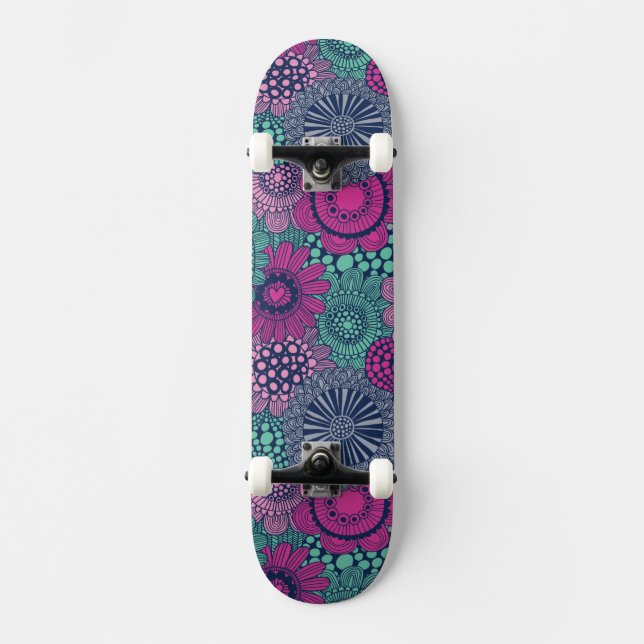 Stylish bright pattern of gorgeous flowers skateboard (Front)