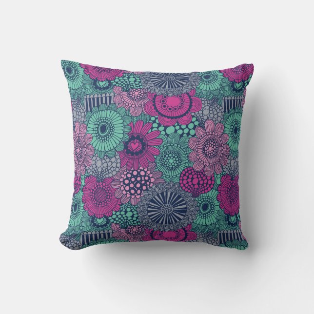 Stylish bright pattern of gorgeous flowers throw pillow (Front)