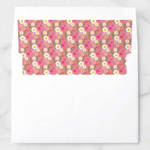 Stylish Floral Daisy Illustration Pattern in Pink Envelope Liner