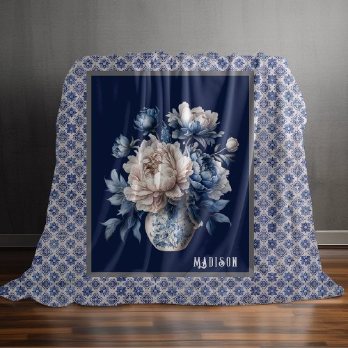 Stylish floral vase Blue chinoiserie monogram Duvet Cover