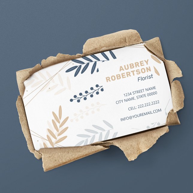 Stylish Minimalist Florist Business Card (Creator Uploaded)