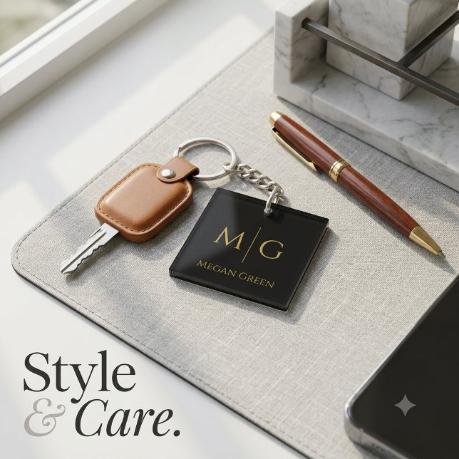 Stylish Monogram With Name Personalized Acrylic Keychain (Stylish Monogram With Name Personalized Acrylic Keychain)