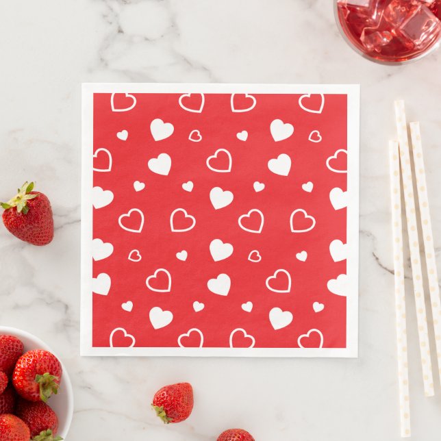 Stylized hearts pattern 4 paper dinner napkins (Insitu)
