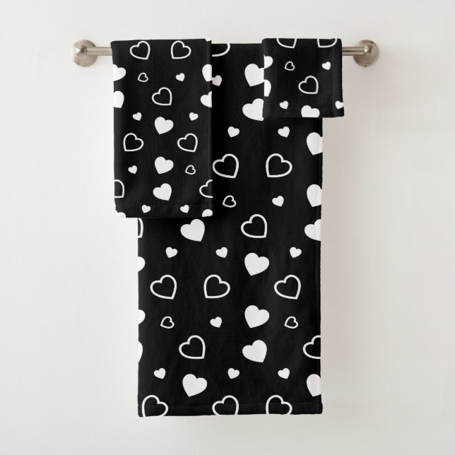 Stylized hearts pattern 5 bath towel set (Insitu)