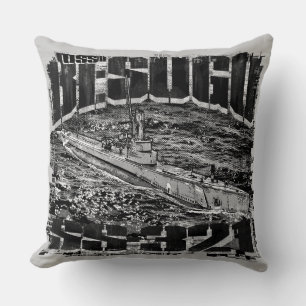 Submarine Besugo Throw Pillow