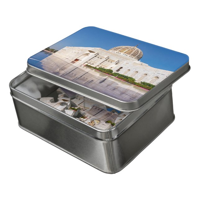 Sultan Qaboos Grand Mosque in Muscat, Oman Jigsaw Puzzle (Lid Open)