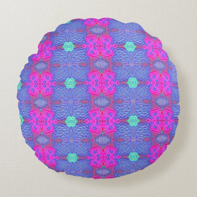 Summer Berries Round Throw Pillow (Front)