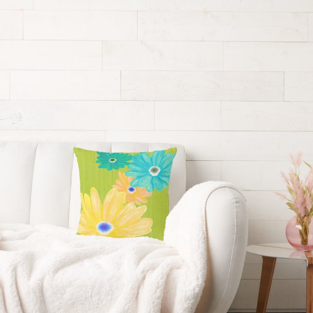  Summer Garden Floral Throw Pillow (Couch)