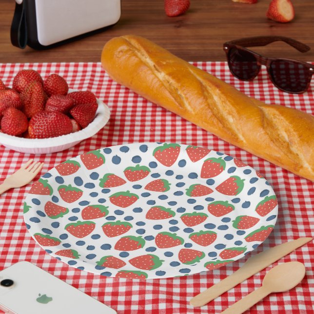 Summer Strawberries and Blueberries Fruit Pattern Paper Plates (Picnic)