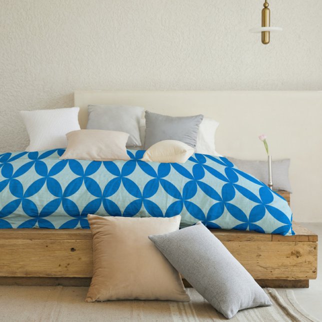 Summer tile with azure circles on baby blue duvet cover (Summer tile with azure circles on baby blue duvet cover)