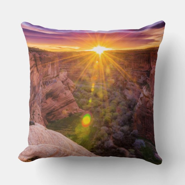Sunburst at Canyon de Chelly, AZ Throw Pillow (Front)