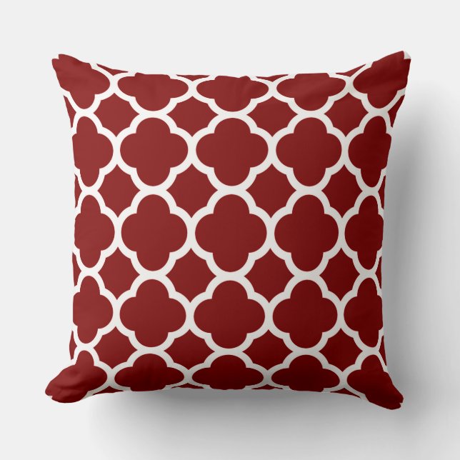 Sunburst red Quatrefoil Pattern Throw Pillow (Front)