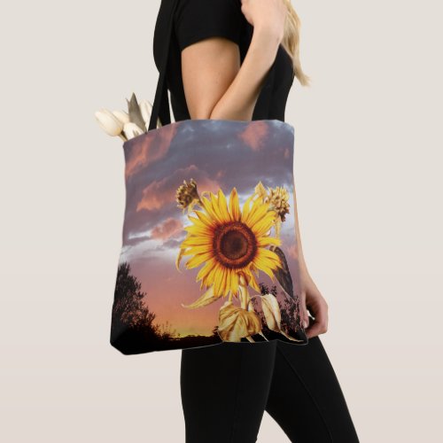 SUNFLOWER AND SUMMER SUNSET WITH PINK CLOUDS TOTE BAG