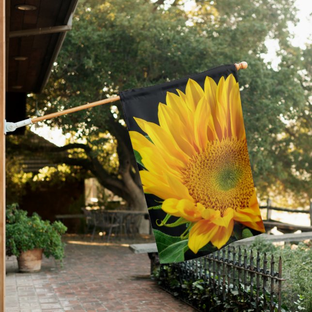 Sunflower Closeup House Flag (In SItu)