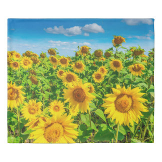 Sunflower field in summer sunny day. Picturesque l Duvet Cover