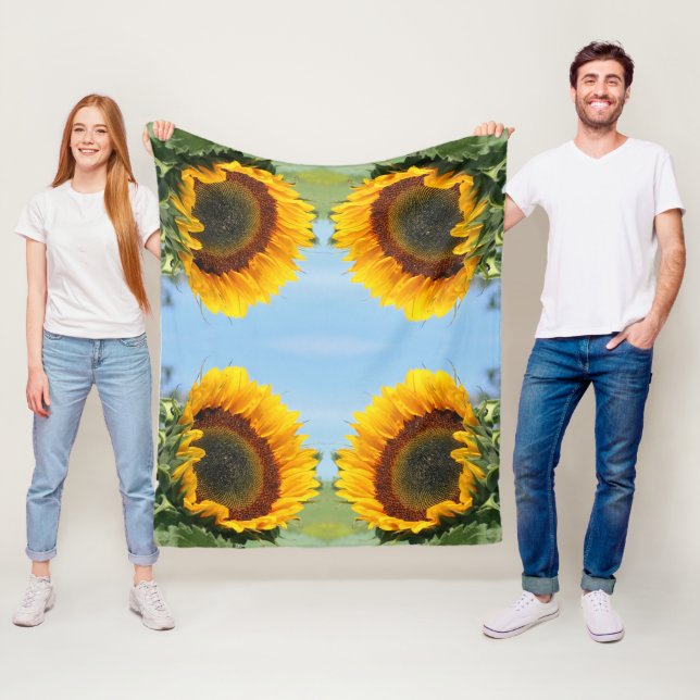 Sunflower In Sunshine Flower Art Pattern   Fleece Blanket (In Situ)