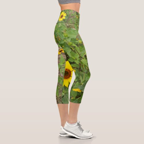 Sunflowers Blowing In The Wind Capris Leggings