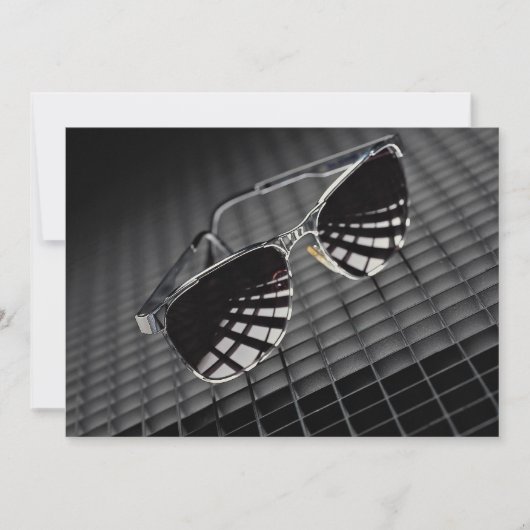 Sunglasses on grid background (Front)