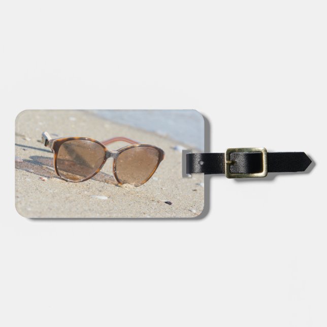Sunglasses on the beach luggage tag (Front Horizontal)