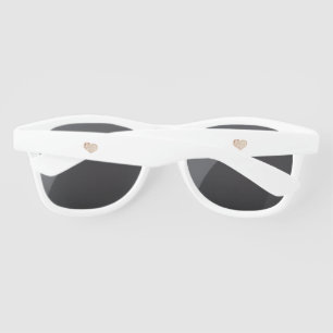 SUNGLASSES PLASTIC HEART STYLE DESIGN