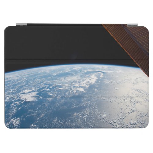 Sunglint Beams Off The Waters Of The Pacific Ocean iPad Air Cover