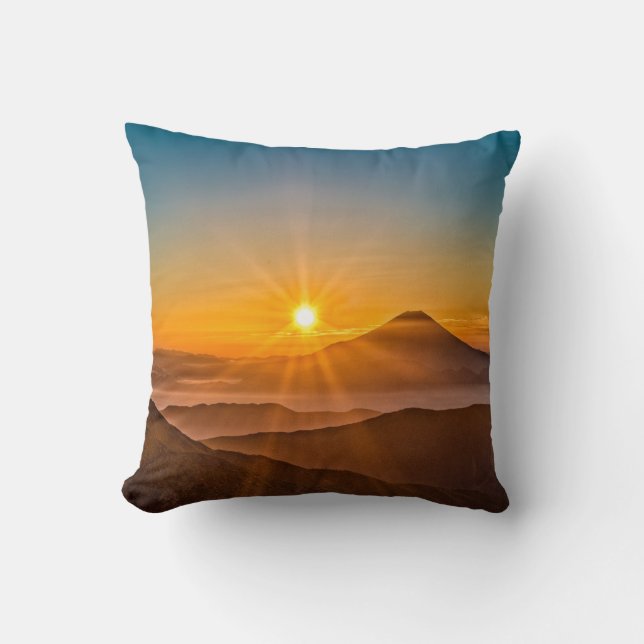 Sunrise between the hills throw pillow (Front)