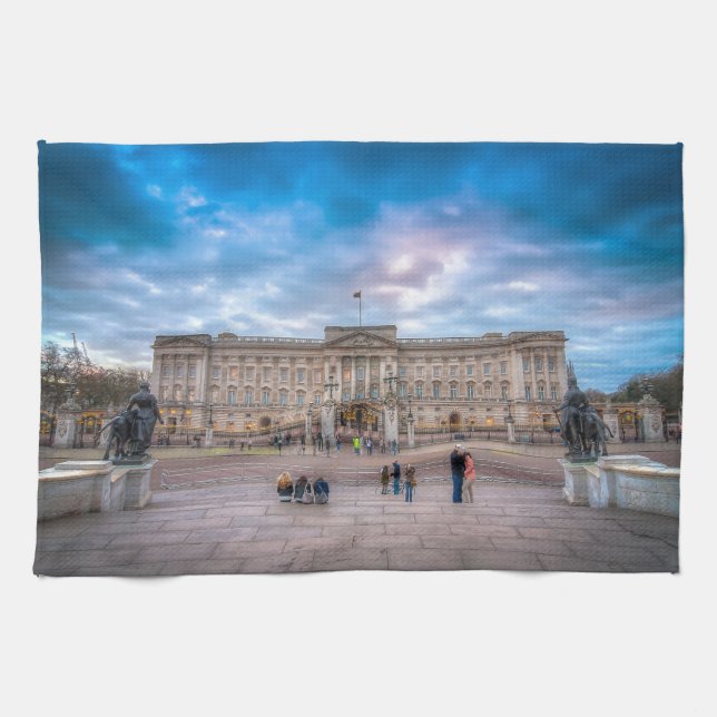 Sunset at Buckingham Palace, London Towel (Horizontal)