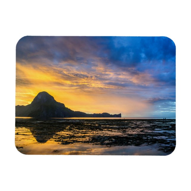 Sunset Of Bay Of El Nido Magnet (Horizontal)