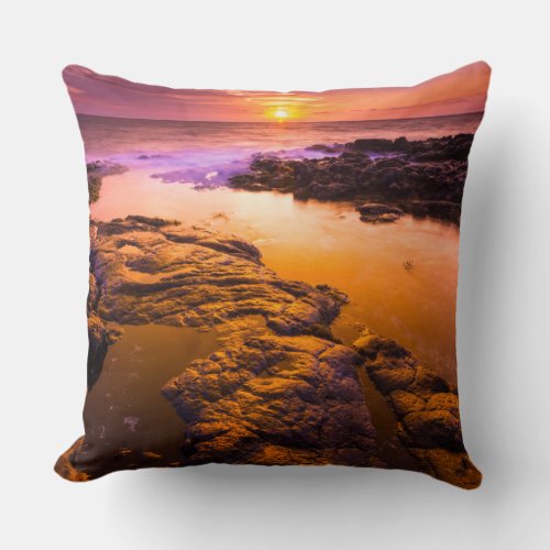 Sunset over tide pools Hawaii Throw Pillow