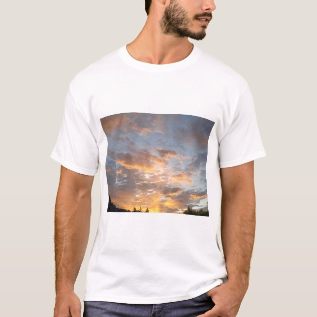 Sunset Sky With Warm Clouds Over Horizon At Dusk W T-Shirt (Front)