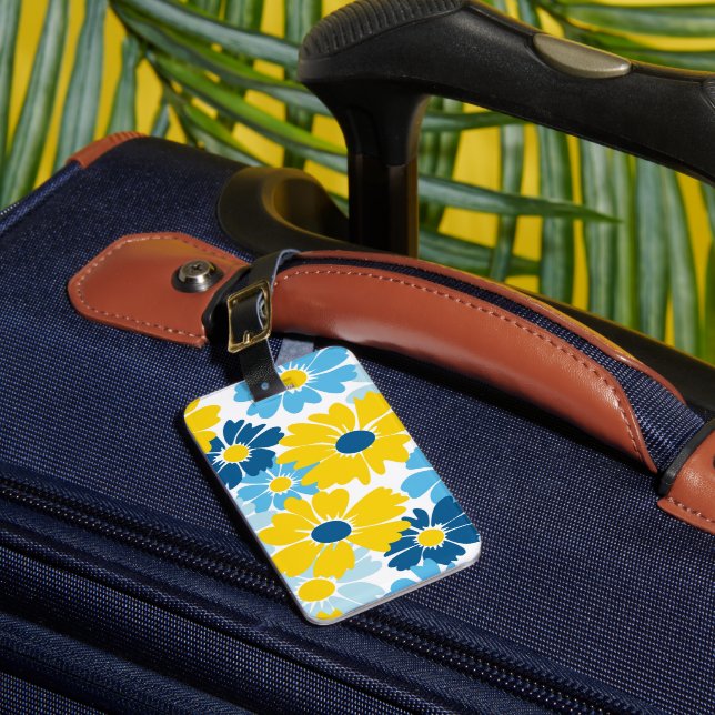 Sunshine Blue Sky Blooming Daisy  Luggage Tag (Front Insitu 1)