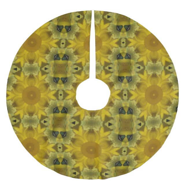 Sunshine Flower Burst Golden Brushed Polyester Tree Skirt (Front)
