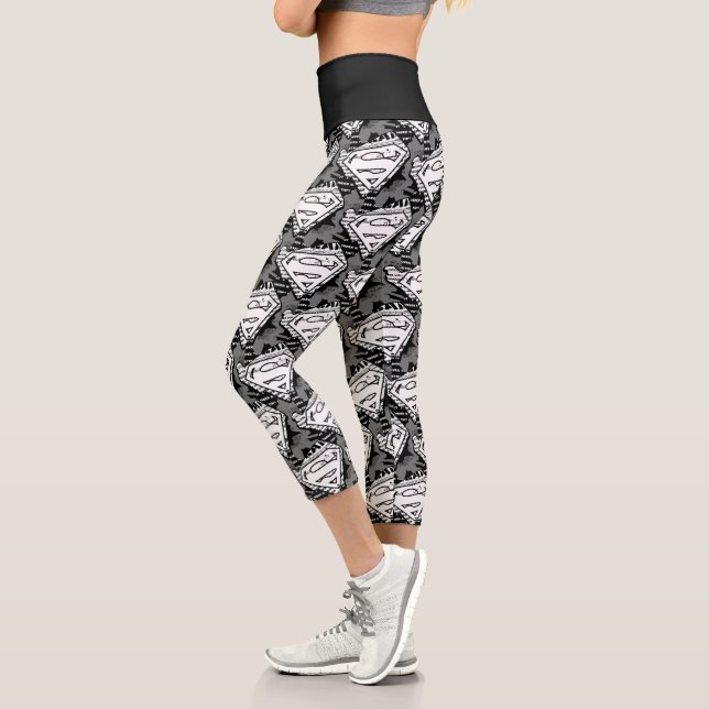 Supergirl Newsprint S-Shield Capri Leggings (Left)