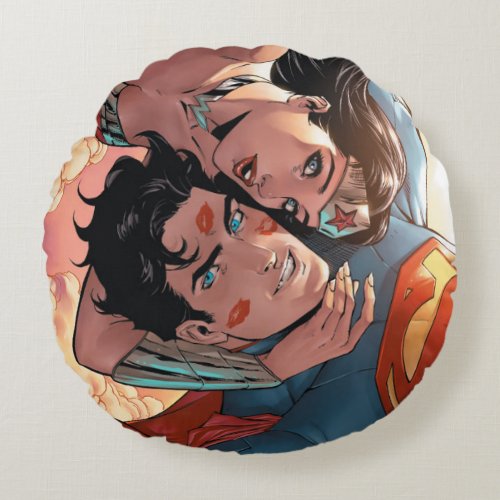 SupermanWonder Woman Comic Cover 11 Variant Round Pillow